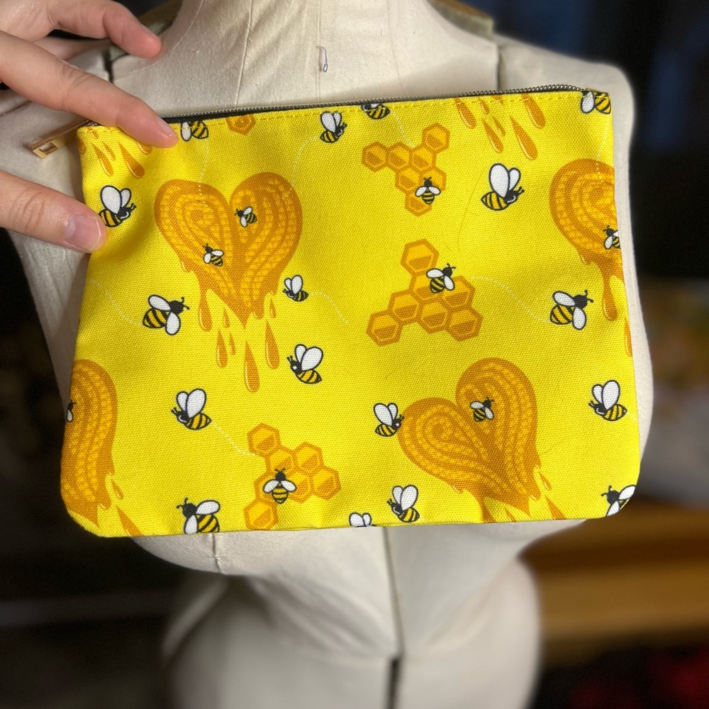 Boutique brand large pouch. Honeybees